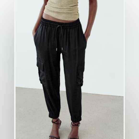 Zara Pants - EUC Zara Elastic Waist Cargo Pants- Medium